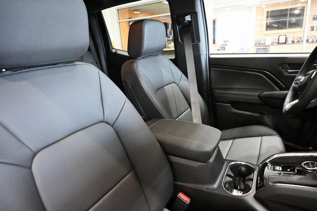 New 2026 GMC Canyon Elevation w/ Convenience Package image 11