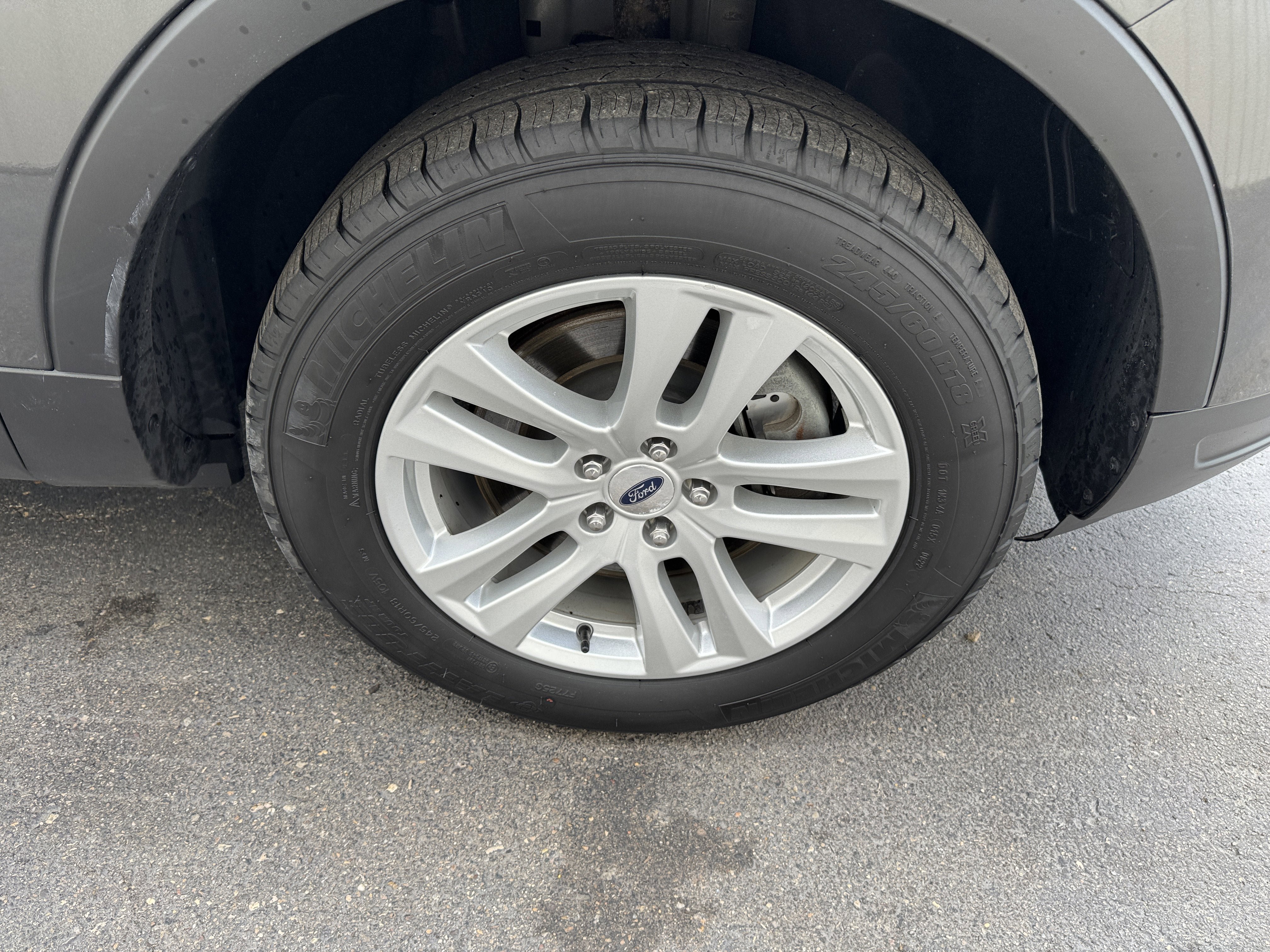Used 2019 Ford Explorer XLT w/ Equipment Group 202A AWD/4WD image 38
