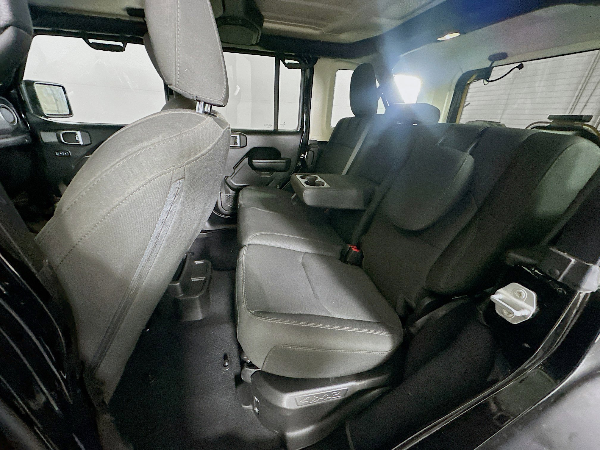 Used 2023 Jeep Wrangler Unlimited AWD/4WD image 25