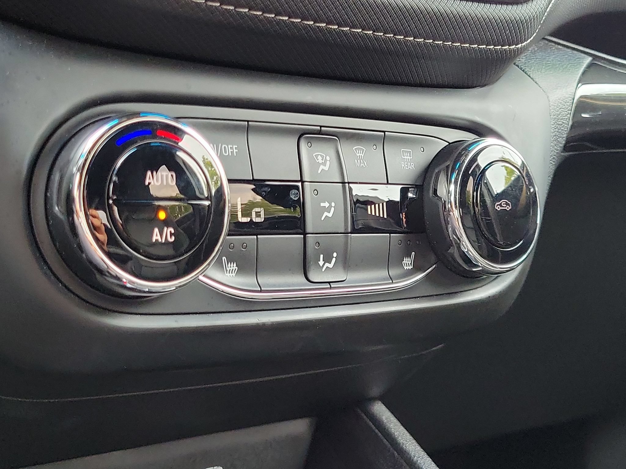 Used 2023 Chevrolet TrailBlazer ACTIV w/ Sun and Liftgate Package AWD/4WD image 20