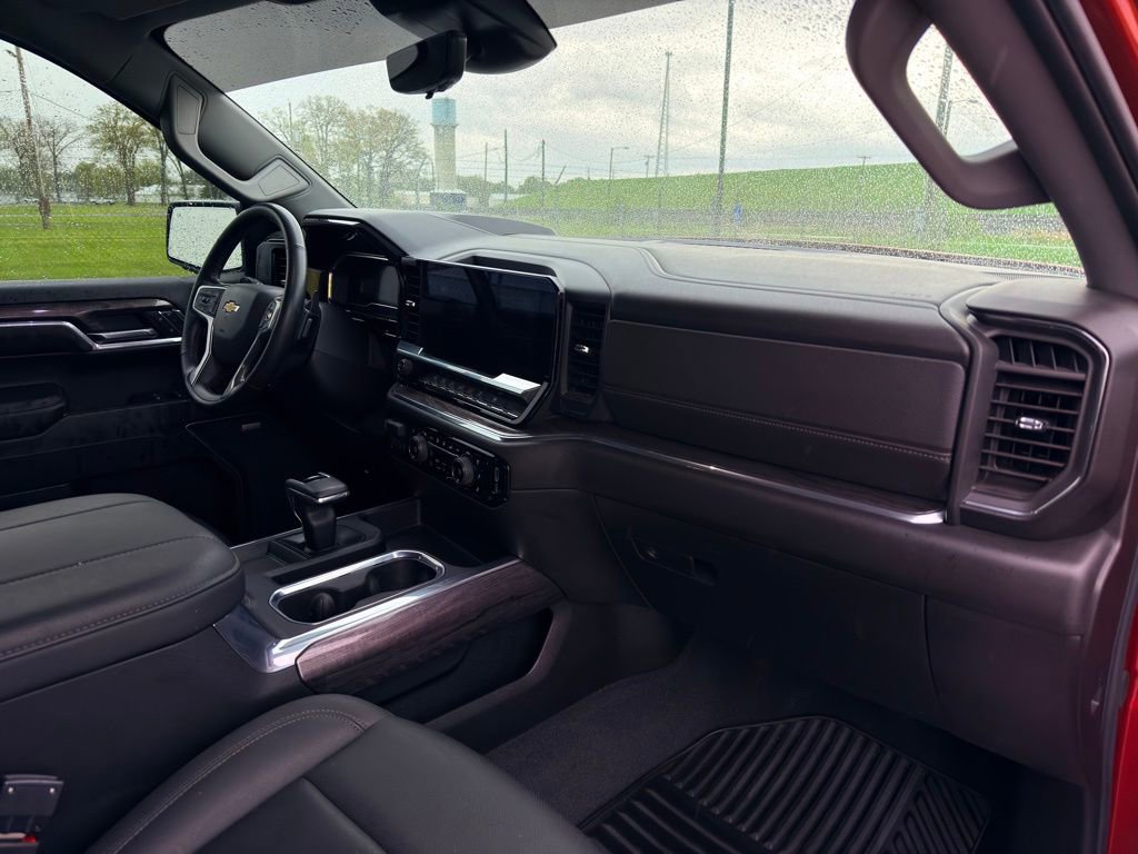 Used 2024 Chevrolet Silverado 1500 LTZ w/ Technology Package AWD/4WD image 36