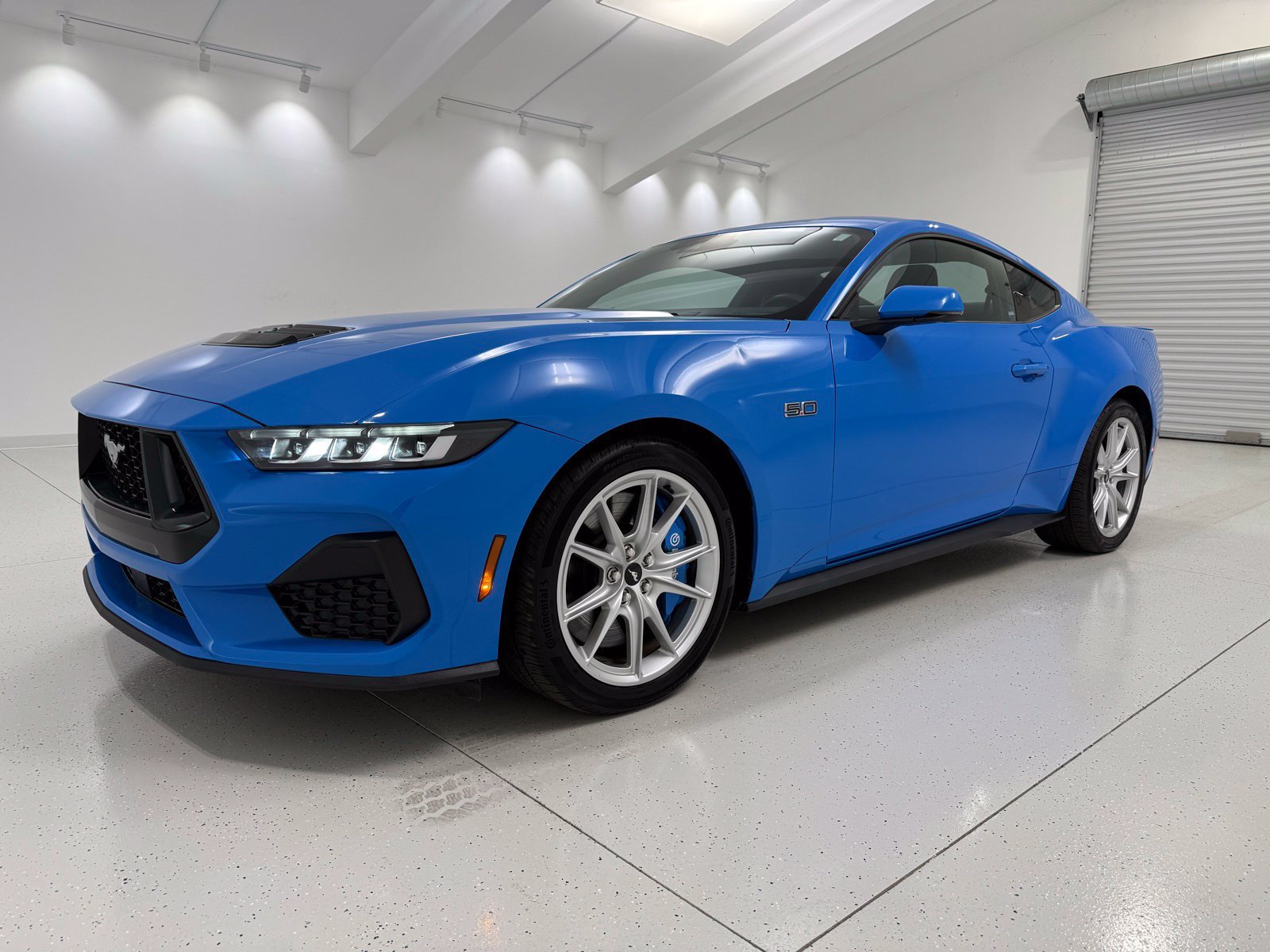 Used 2024 Ford Mustang GT Premium RWD image 3