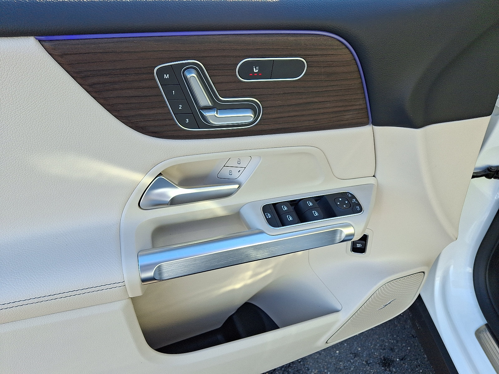 New 2026 Mercedes-Benz GLB 250 4MATIC image 10