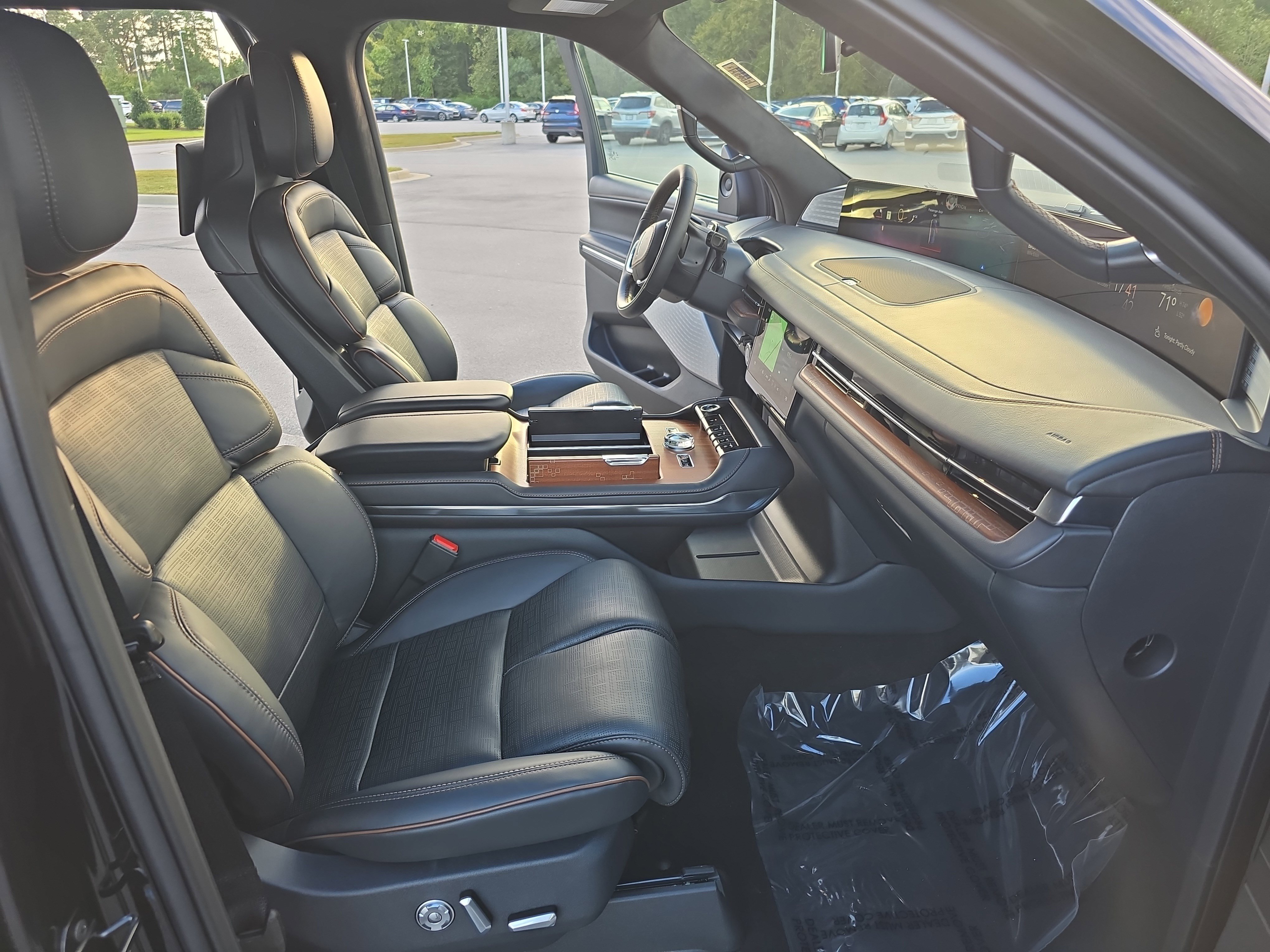 New 2025 Lincoln Navigator L Black Label image 10