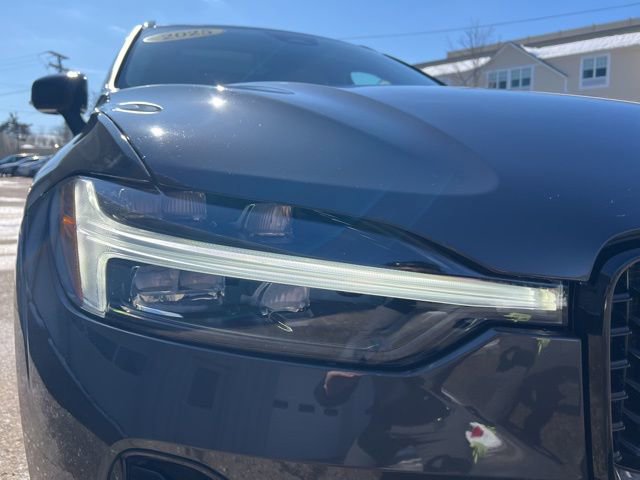 Certified 2025 Volvo XC60 T8 Core image 13