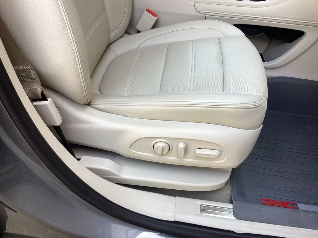 Used 2022 GMC Acadia Denali w/ Denali Technology Package AWD/4WD image 38