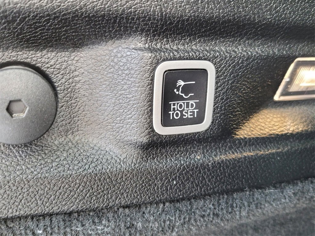 Used 2023 Jeep Grand Cherokee L Overland image 10