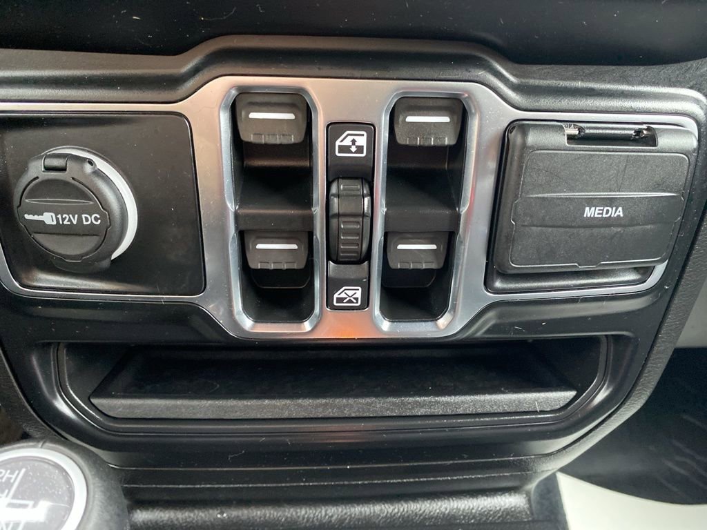 Used 2022 Jeep Wrangler Unlimited Sahara image 34