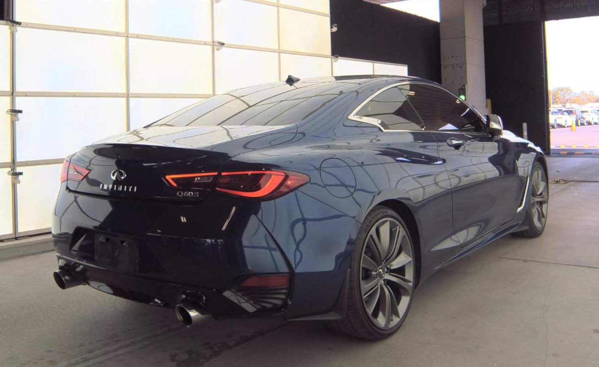 Used 2019 INFINITI Q60 Red Sport 400 w/ Cargo Package RWD image 10