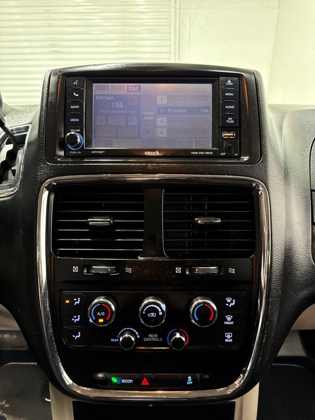Used 2019 Dodge Grand Caravan SE FWD image 20