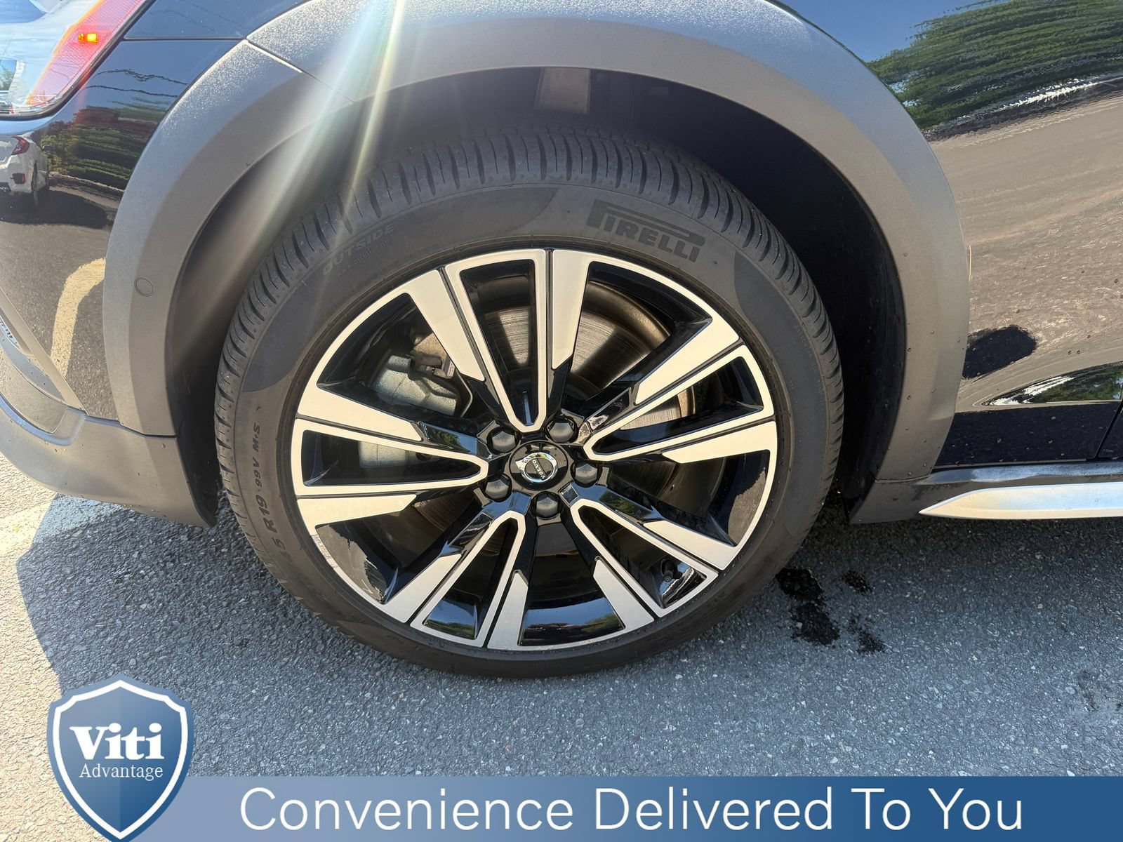 Certified 2025 Volvo V60 B5 Cross Country Ultra w/ Protection Package Premier AWD/4WD image 12