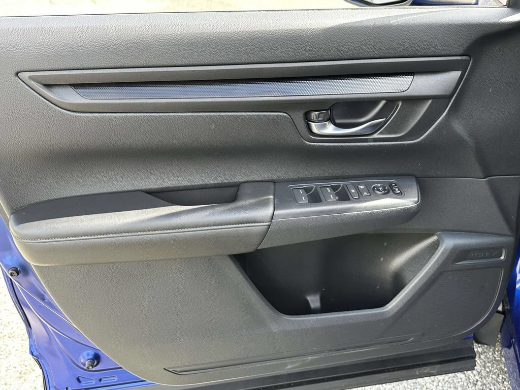 Used 2025 Honda CR-V LX image 14