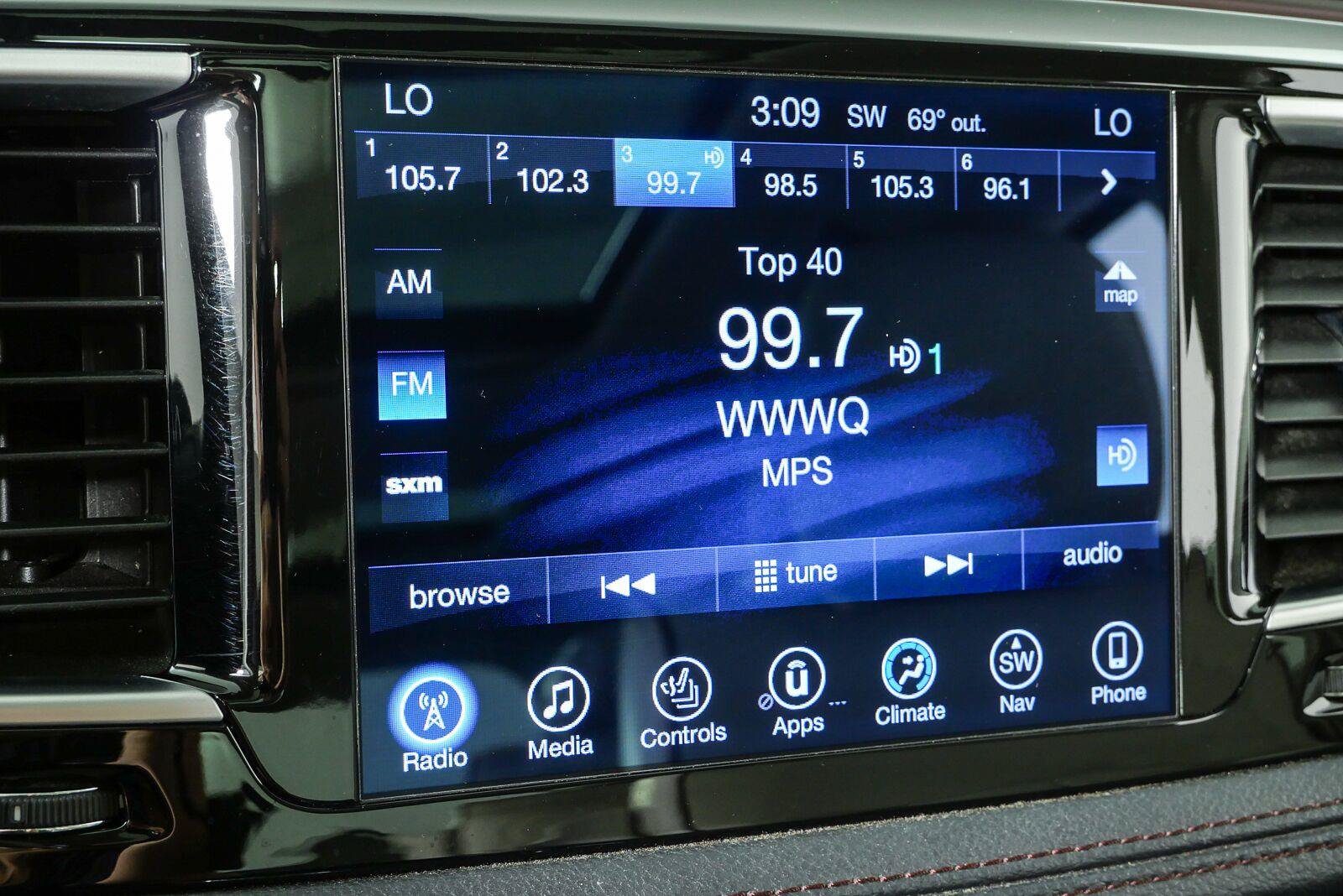Used 2017 Chrysler Pacifica Limited FWD image 14