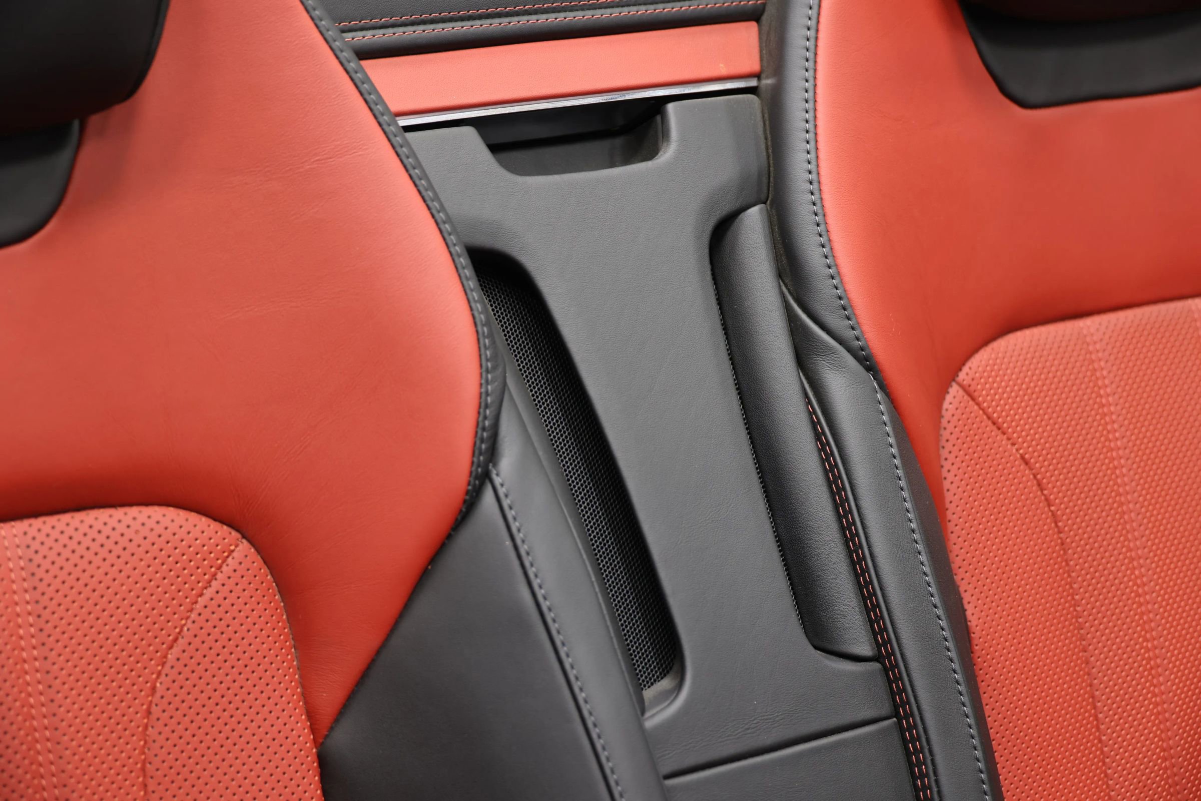 Used 2020 Bentley Continental GT V8 image 92