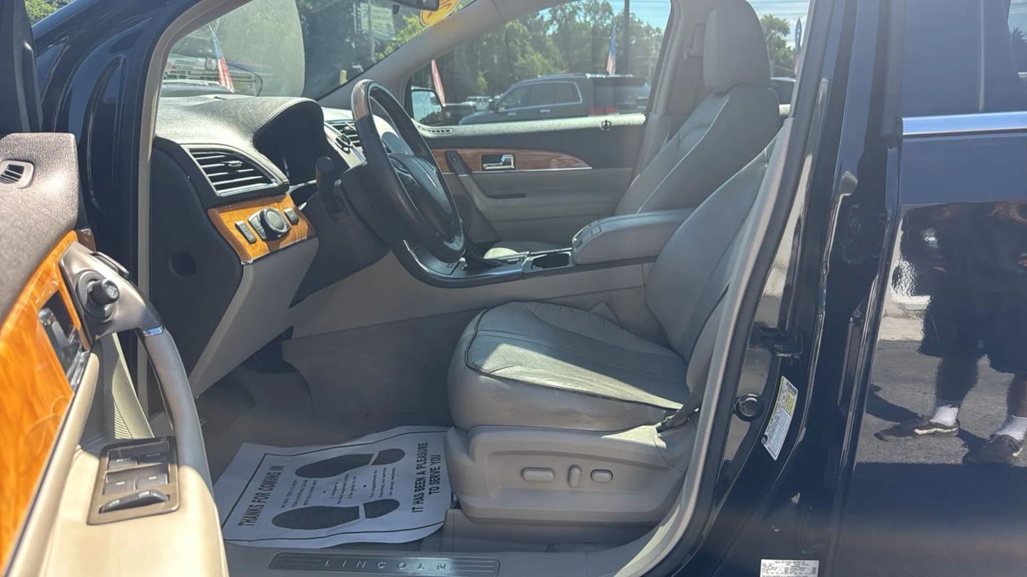 Used 2012 Lincoln MKX FWD w/ Wood Pkg image 18
