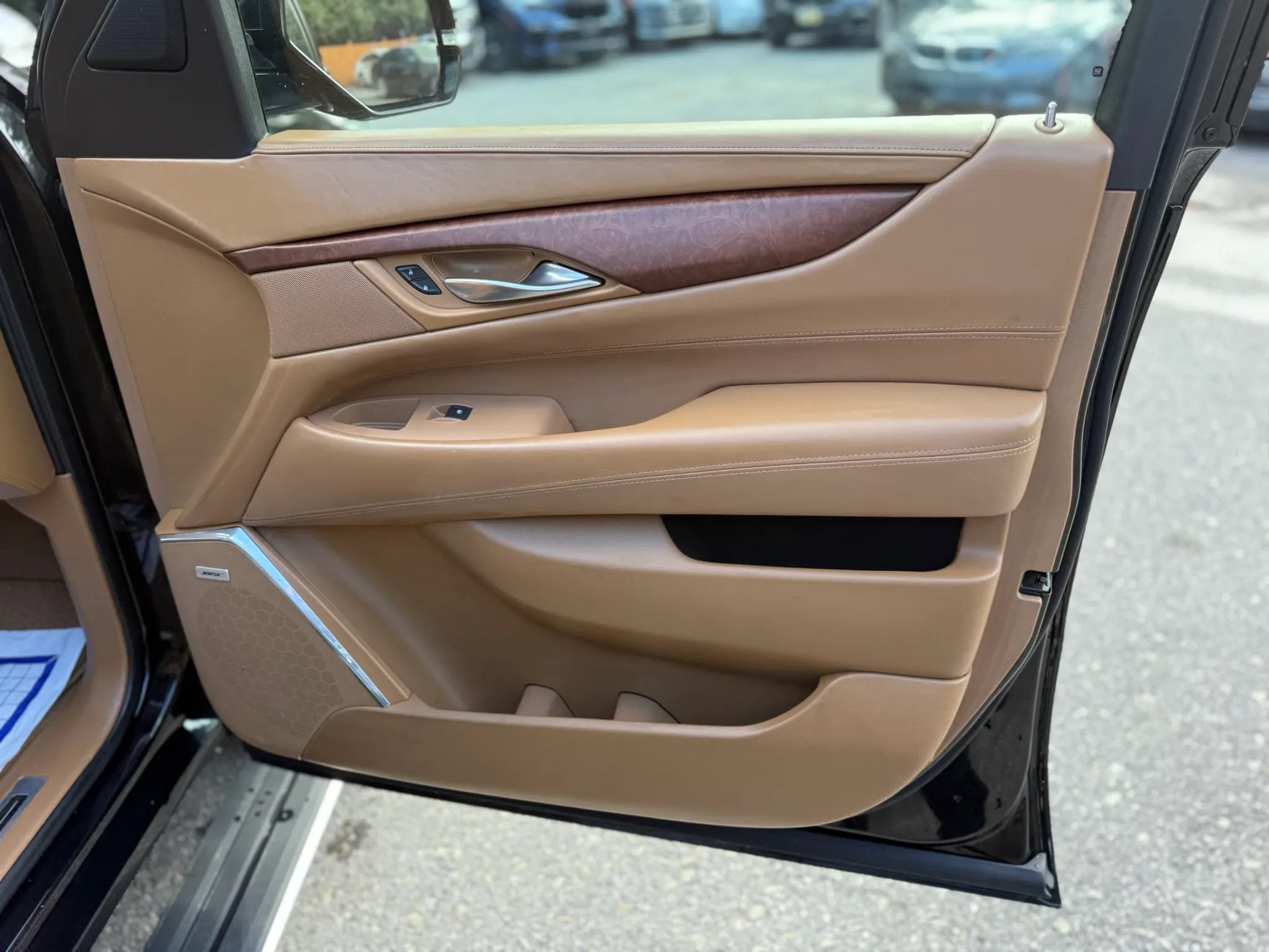 Used 2015 Cadillac Escalade ESV Platinum AWD/4WD image 27