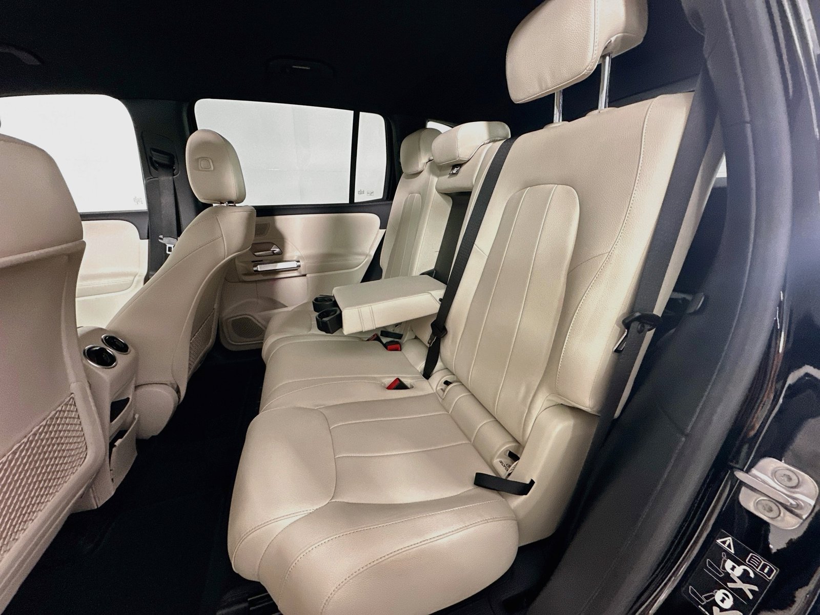 Used 2023 Mercedes-Benz EQB 300 4MATIC w/ Exclusive Package image 25