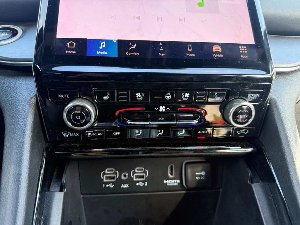 Used 2023 Jeep Grand Cherokee Overland w/ Rear Seat Video Group I AWD/4WD image 12