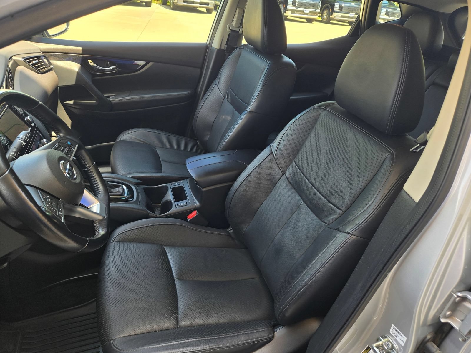 Used 2022 Nissan Rogue Sport SL AWD/4WD image 23