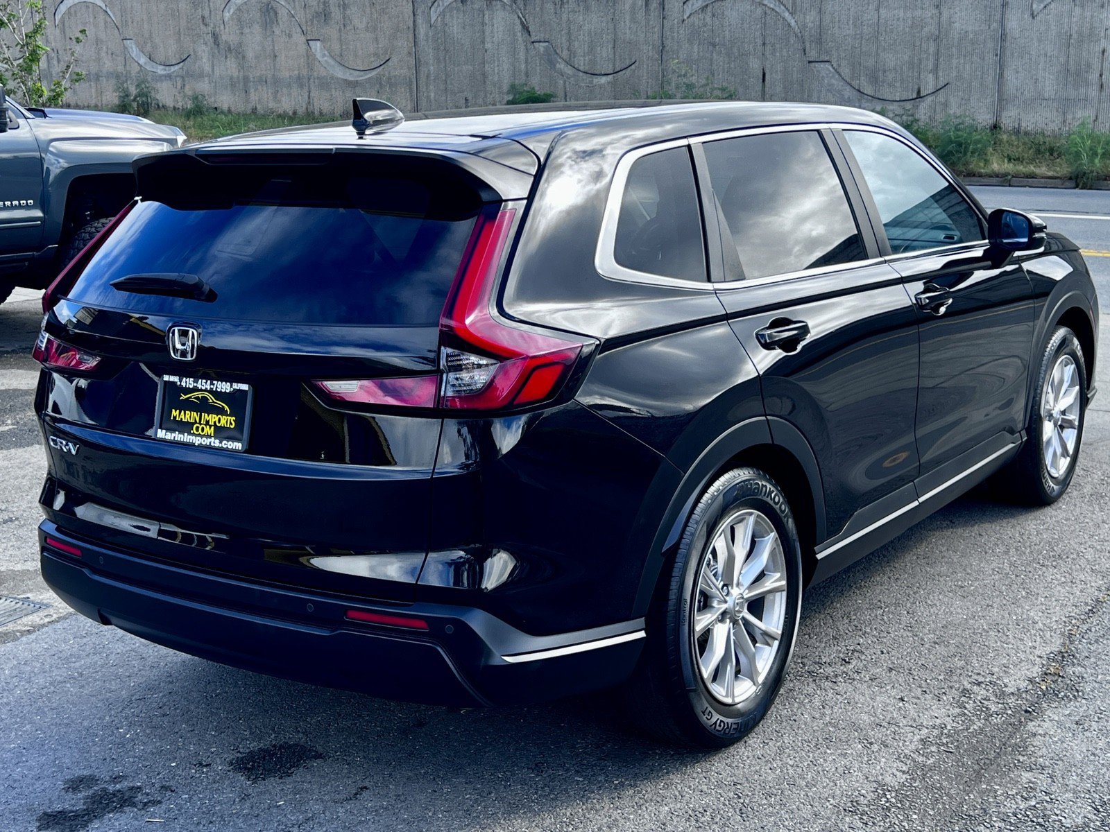 Used 2023 Honda CR-V EX-L image 6