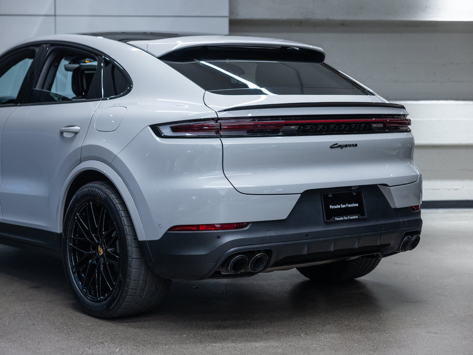 Certified 2024 Porsche Cayenne Coupe AWD/4WD image 29