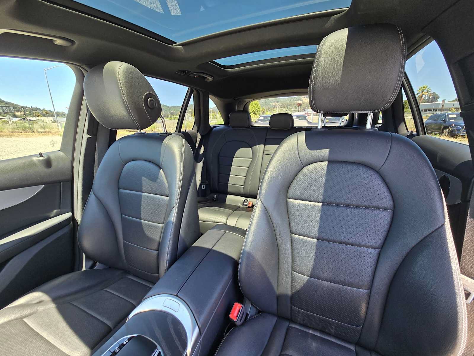 Used 2021 Mercedes-Benz GLC 300 4MATIC image 20