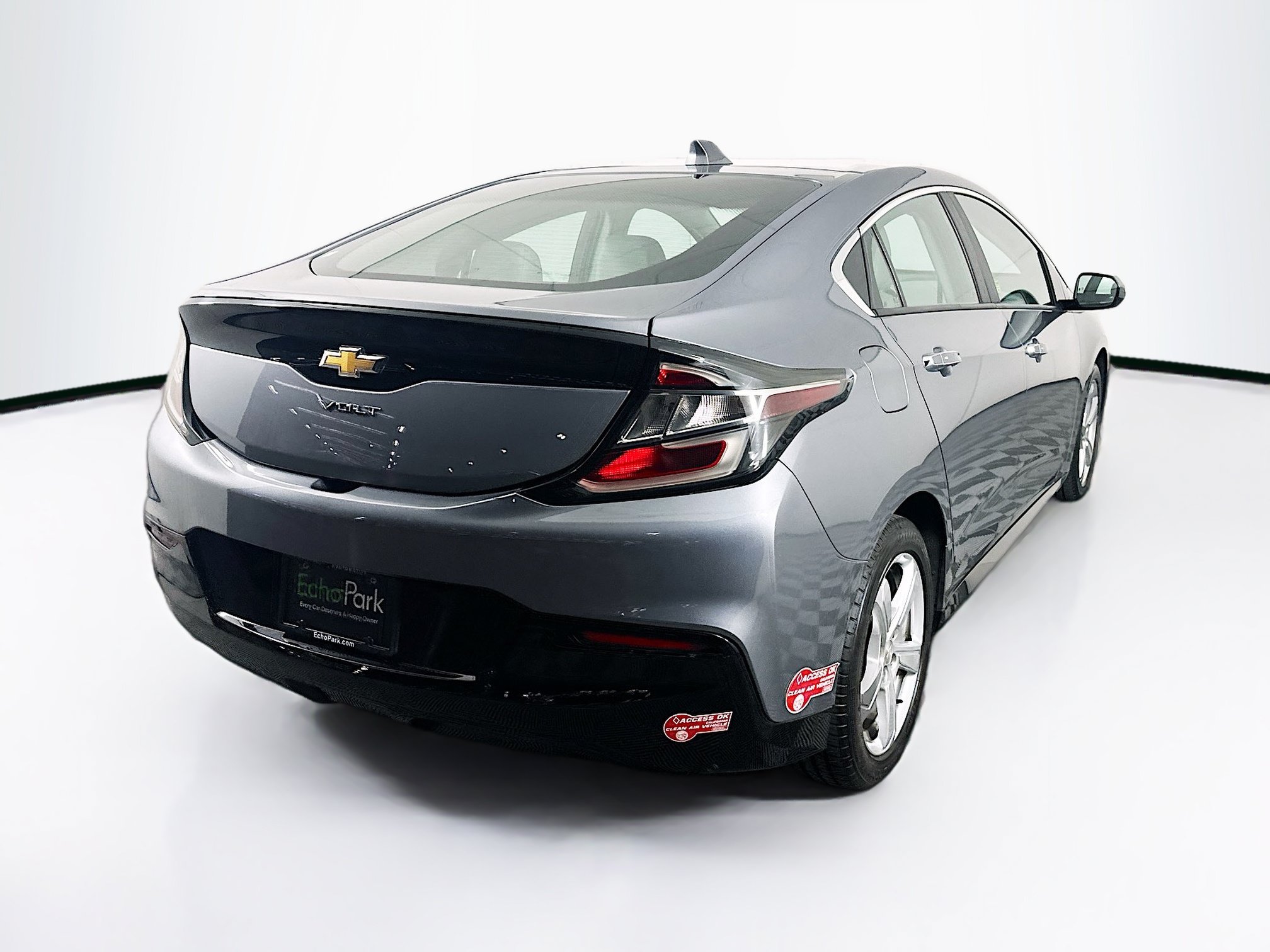 Used 2018 Chevrolet Volt LT w/ Comfort Package FWD image 9