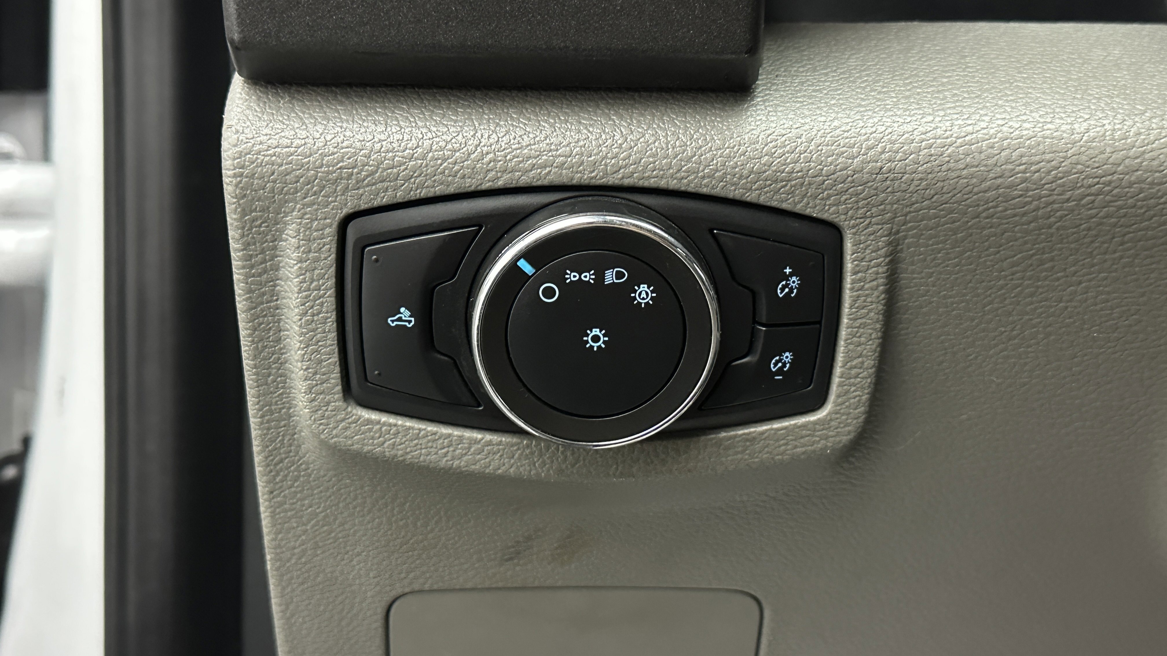 Used 2020 Ford F350 XL image 22