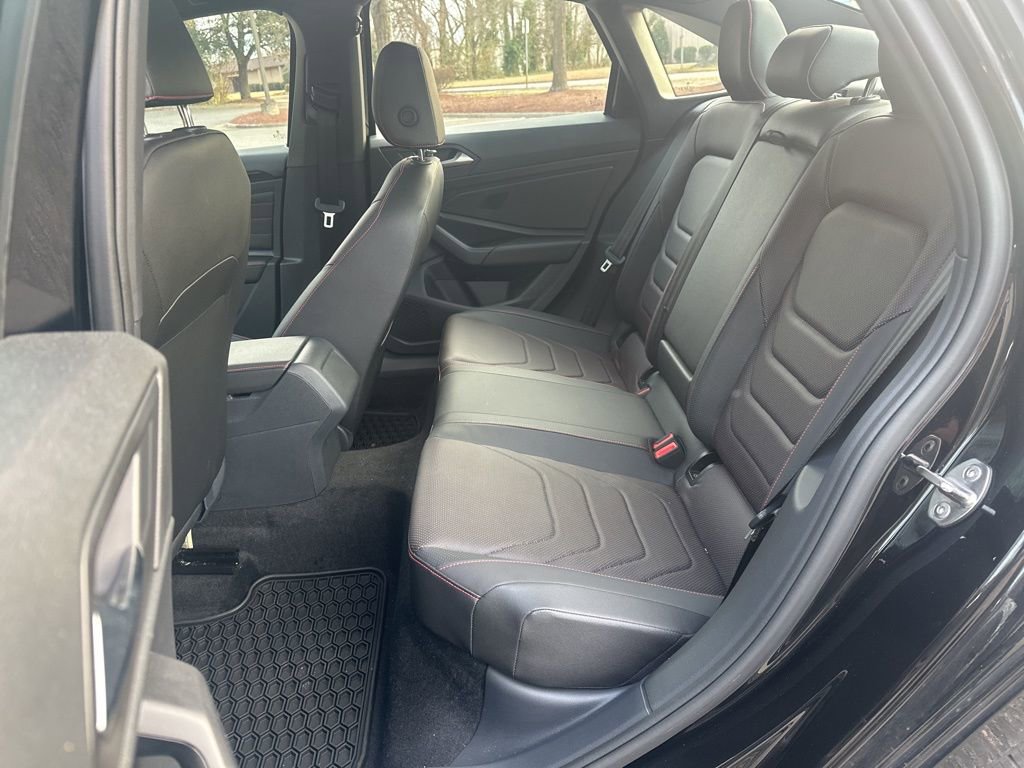 Used 2024 Volkswagen Jetta GLI Autobahn w/ GLI Black Package image 9