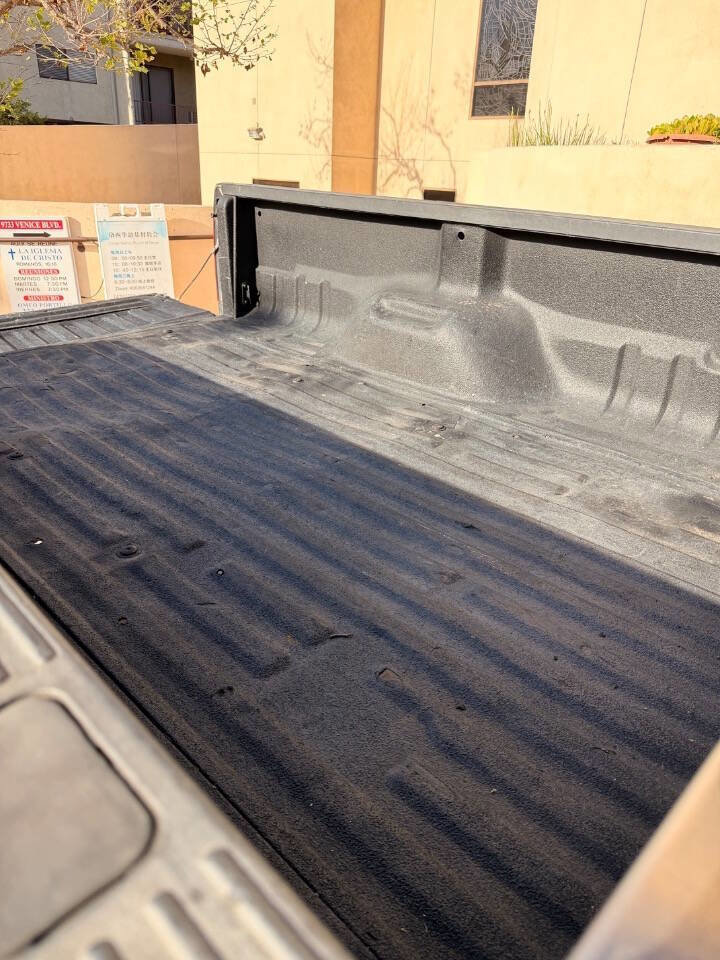 Used 2005 Ford F250 XLT image 22