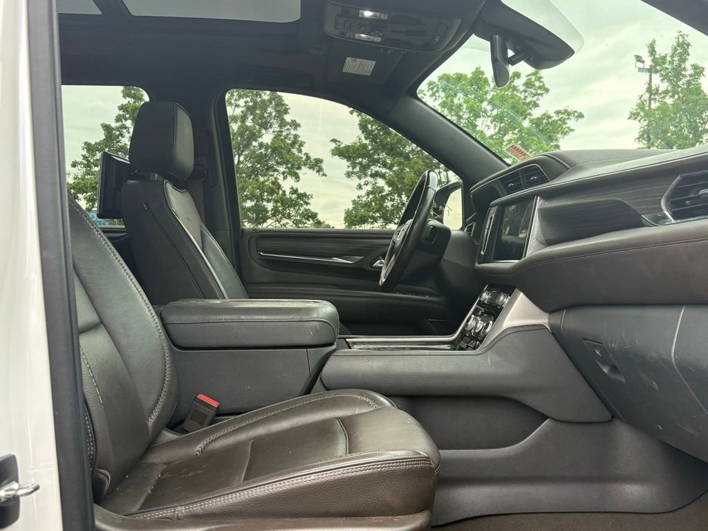 Used 2022 GMC Yukon XL Denali AWD/4WD image 14