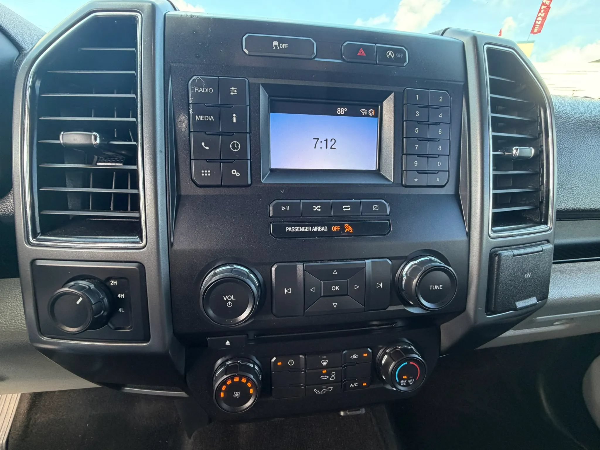 Used 2018 Ford F150 XLT AWD/4WD image 13