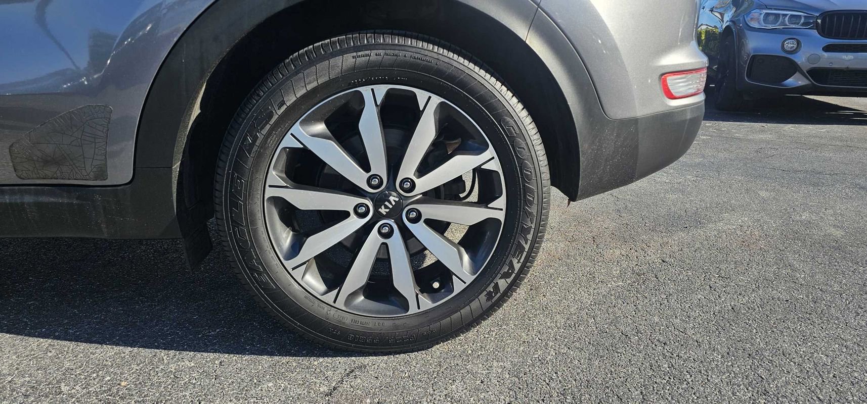 Used 2017 Kia Sportage EX w/ EX Technology Package FWD image 4