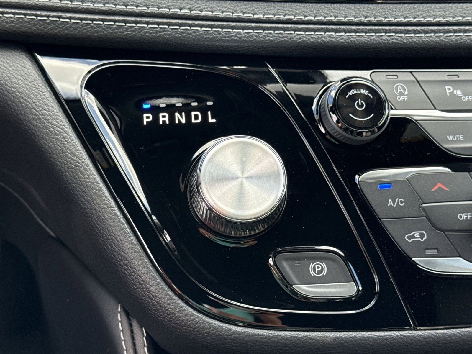 New 2026 Chrysler Pacifica Limited w/ S Appearance Package image 22