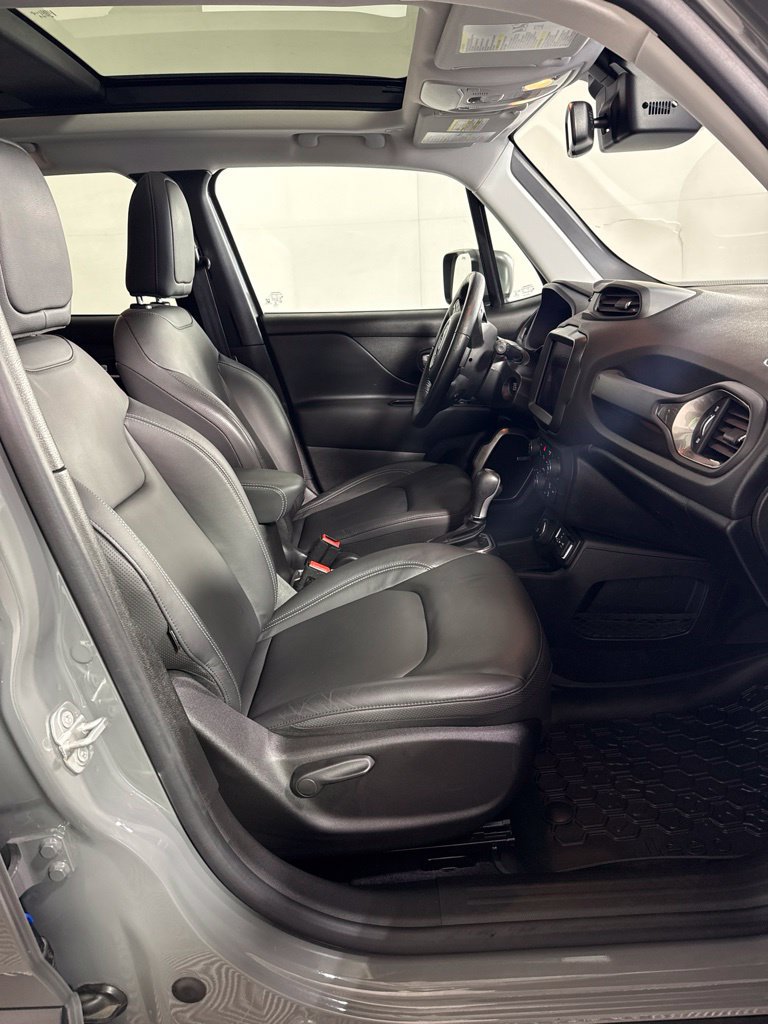 Used 2021 Jeep Renegade Limited w/ Sun & Sound Group AWD/4WD image 17