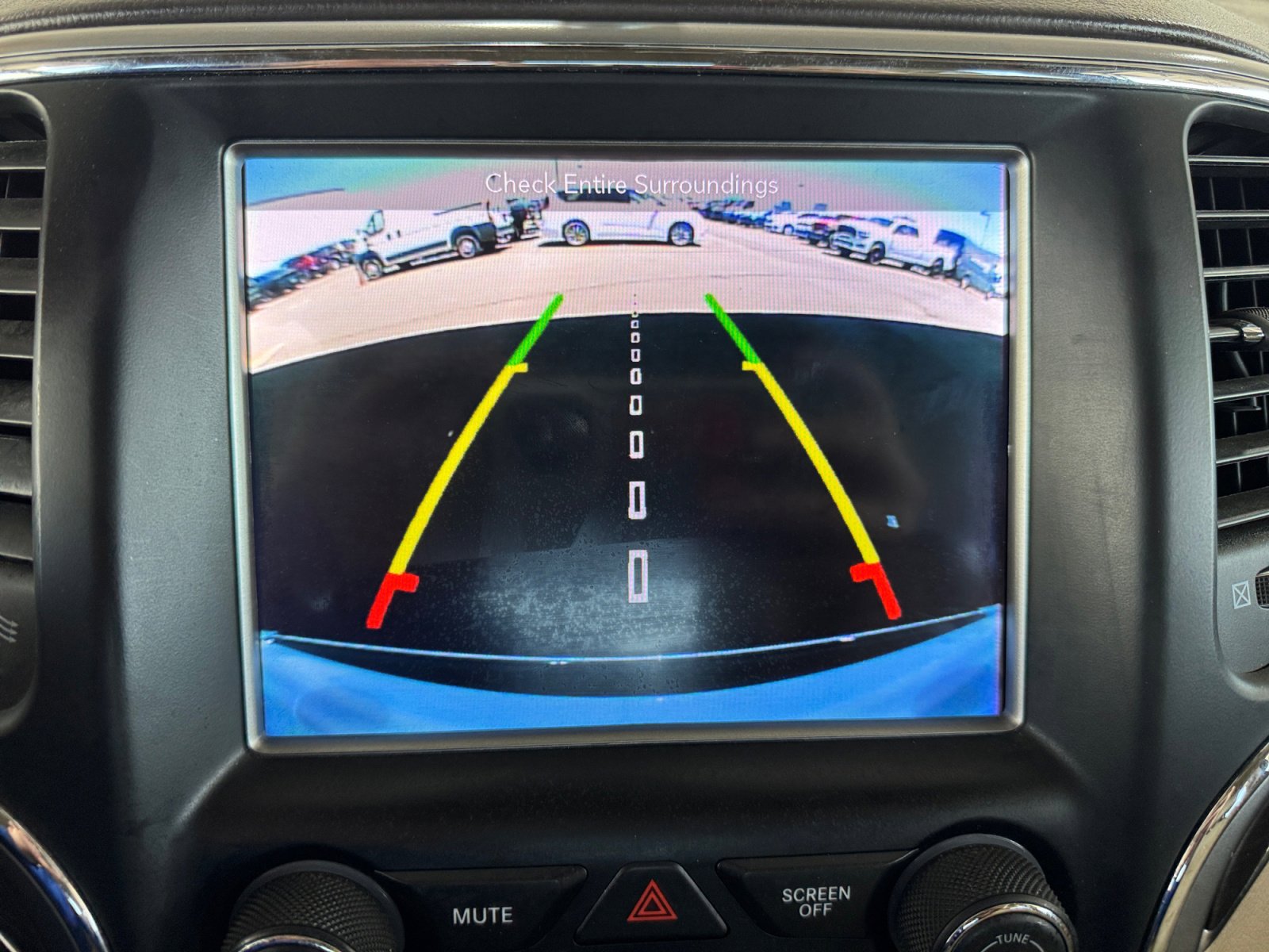Used 2018 Jeep Grand Cherokee Overland AWD/4WD image 13