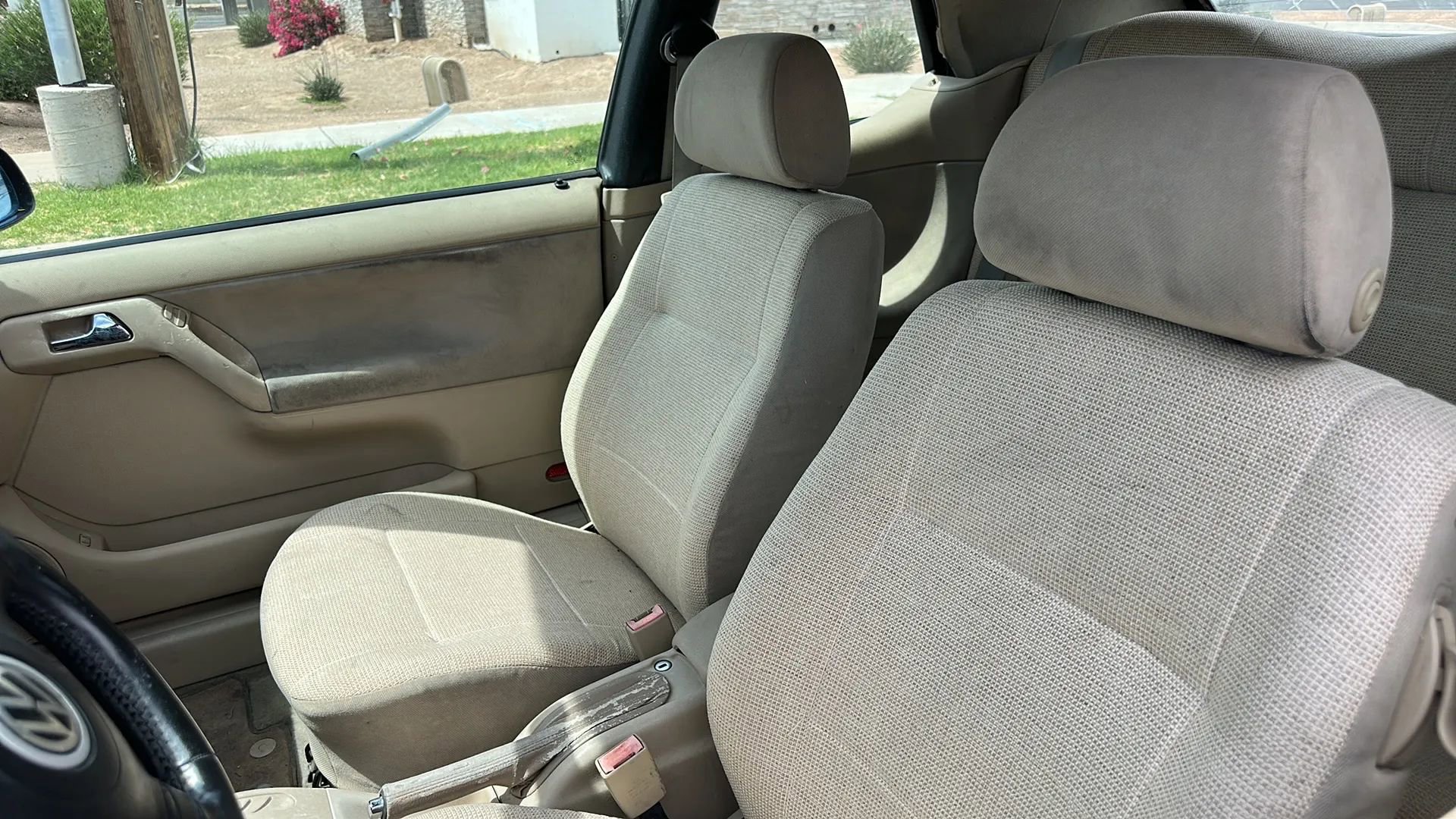 Used 2002 Volkswagen Cabrio GLS image 8