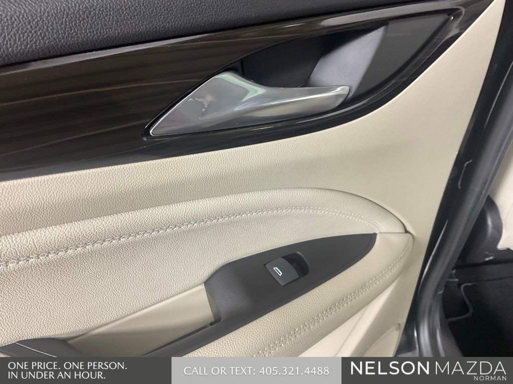 Used 2018 Buick Regal Essence w/ Driver Confidence Package #1 AWD/4WD image 19