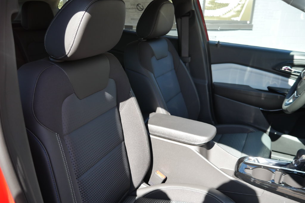 New 2026 Chevrolet Trax LT w/ LT Convenience Package FWD image 10