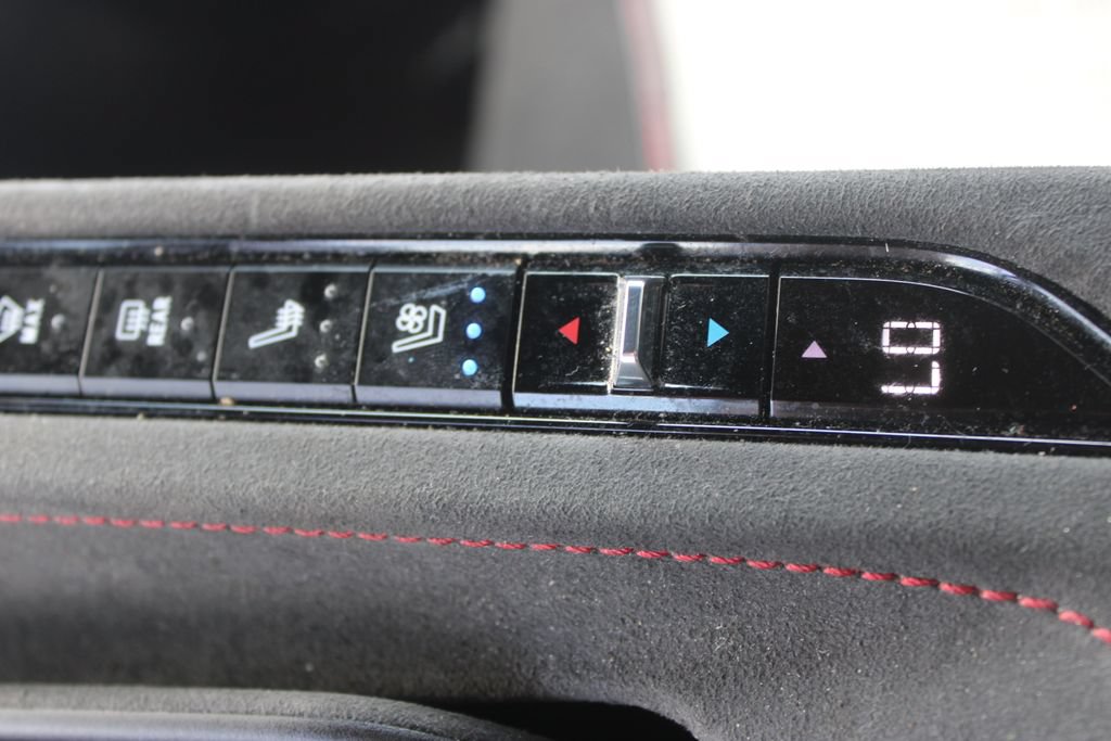 Used 2023 Chevrolet Corvette Stingray Premium Cpe w/ Z51 Performance Package RWD image 30