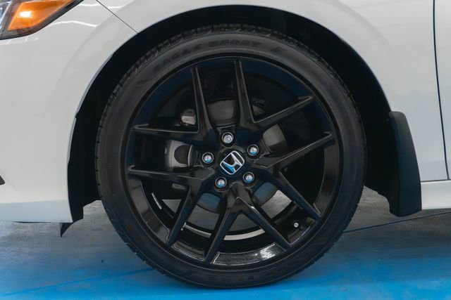 Used 2023 Honda Civic Sport image 2