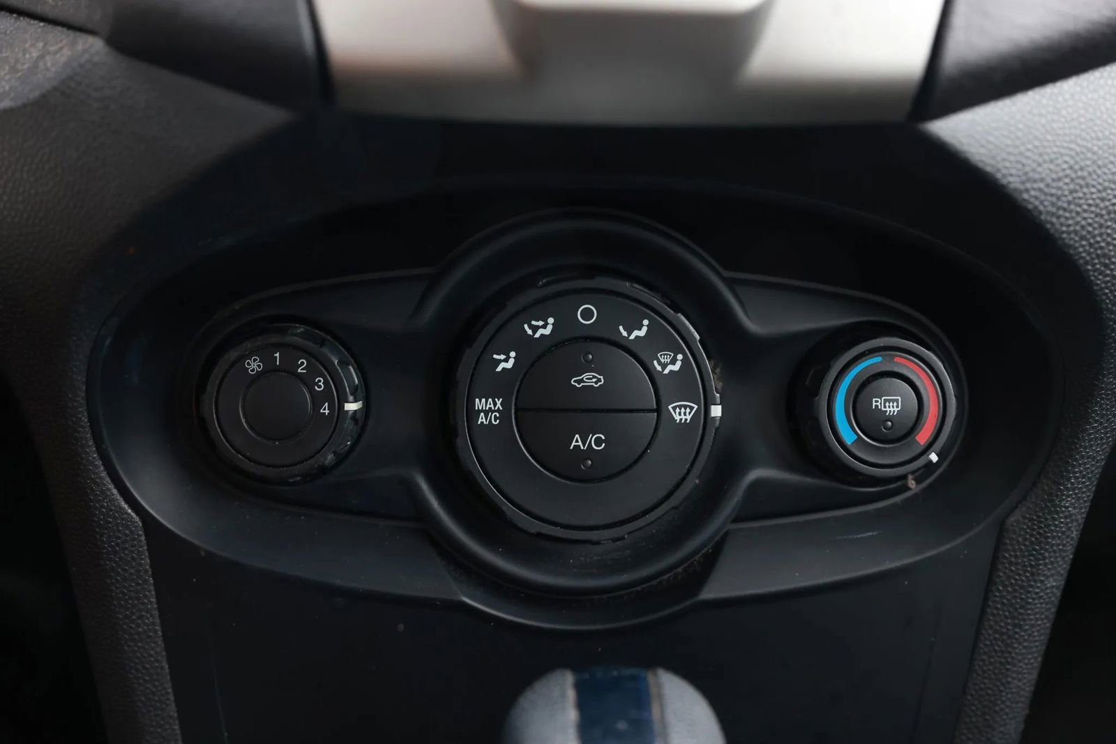 Used 2011 Ford Fiesta SE w/ Super Fuel Economy Pkg image 30