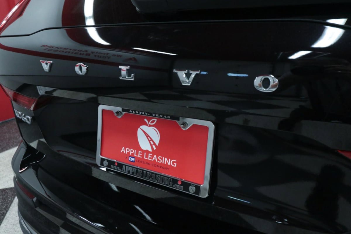 Used 2023 Volvo XC60 B5 Plus image 28