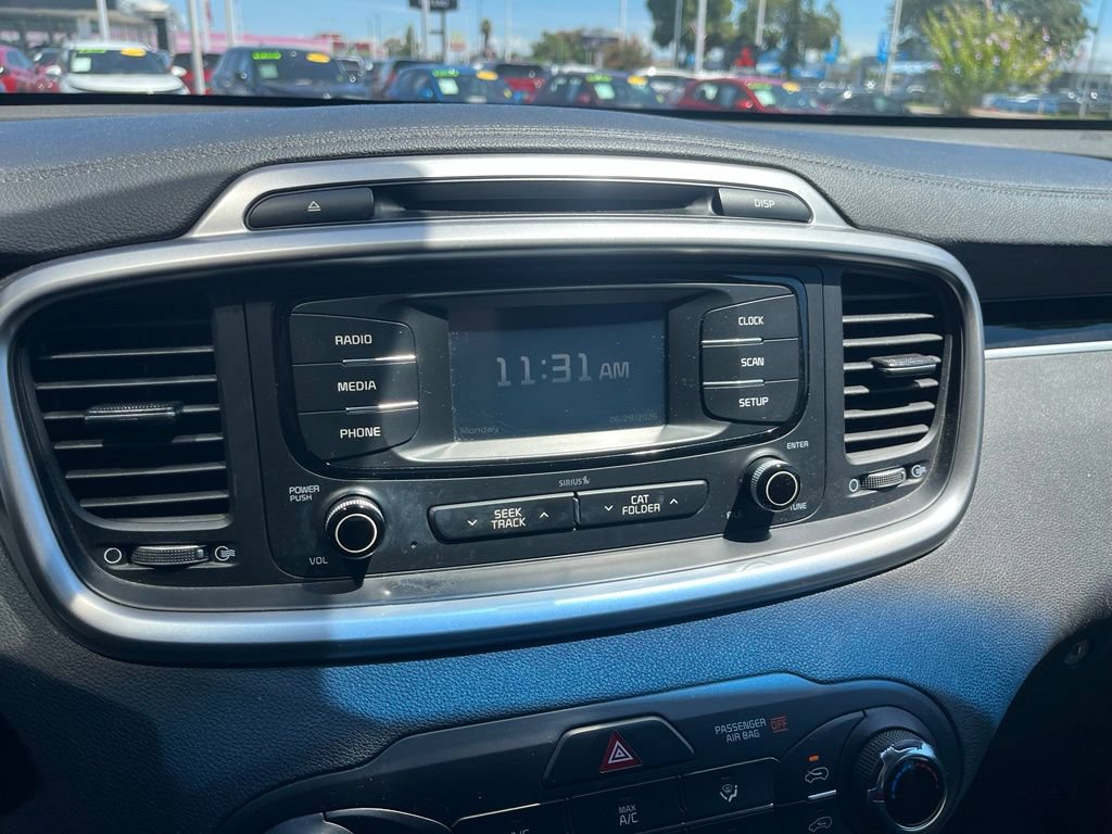Used 2016 Kia Sorento FWD image 9