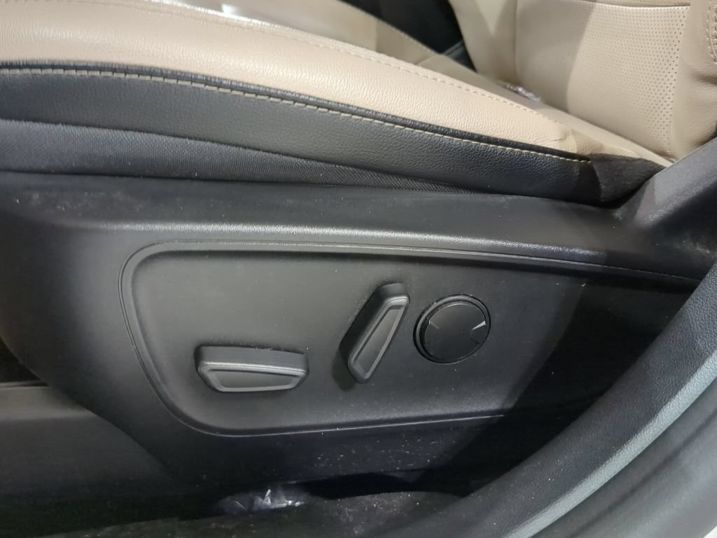 Used 2022 Ford Escape SEL AWD/4WD image 17
