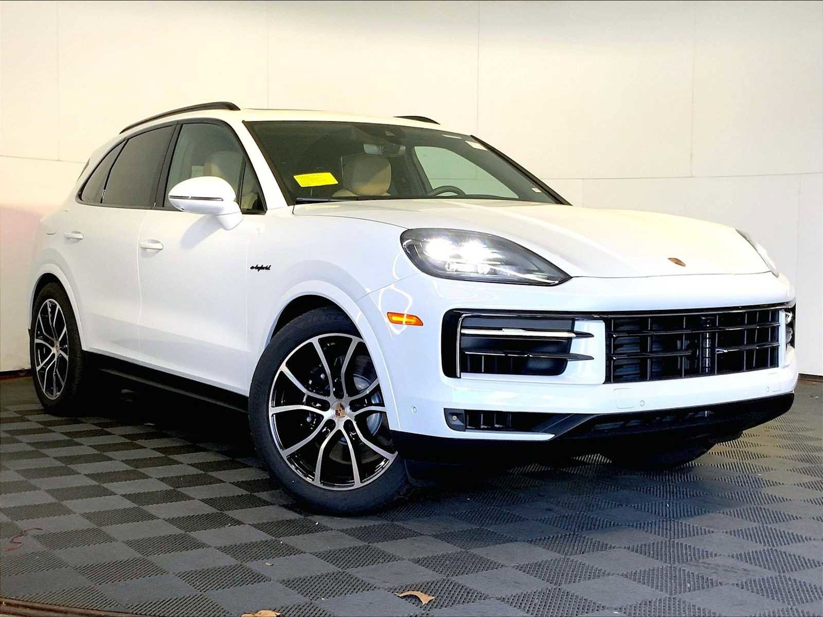 New 2025 Porsche Cayenne E-Hybrid image 9