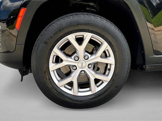 Used 2022 Jeep Grand Cherokee Limited AWD/4WD image 10