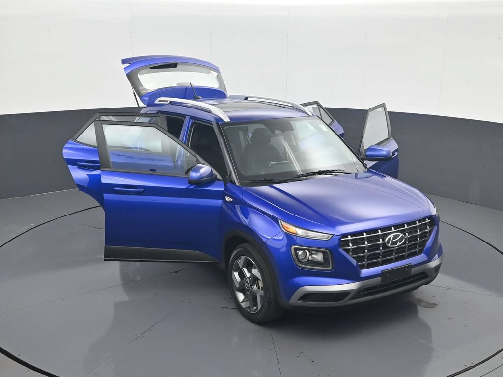 Certified 2024 Hyundai Venue SEL FWD image 30