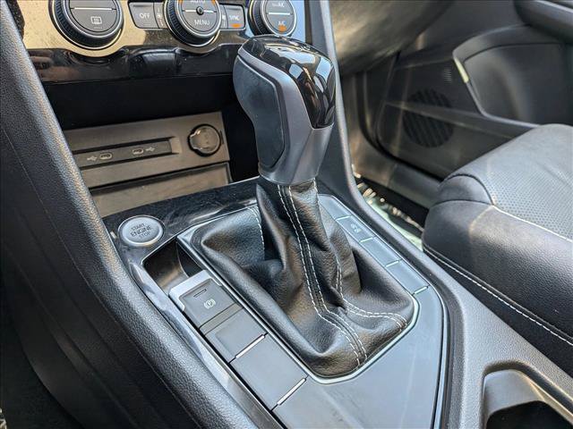 Used 2022 Volkswagen Taos SEL w/ Panoramic Sunroof Package FWD image 18