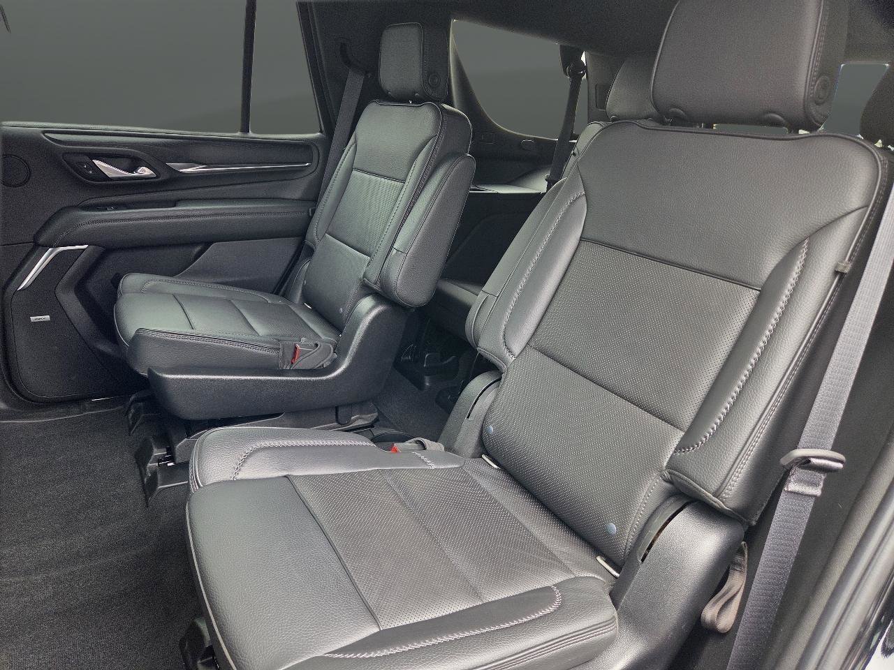 Used 2021 GMC Yukon Denali w/ Denali Ultimate Package image 16